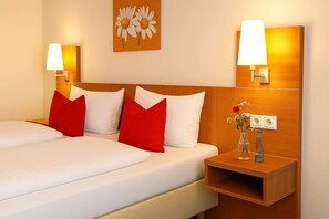 Basic Double Room, 1 Double Bed | Hypo-allergenic bedding, down comforters, individually decorated, desk