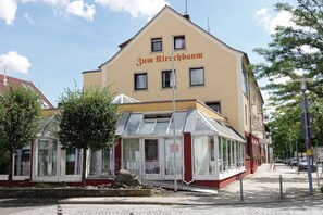 Exterior - Hotel-Restaurant Zum Kirschbaum (Rottendorf)