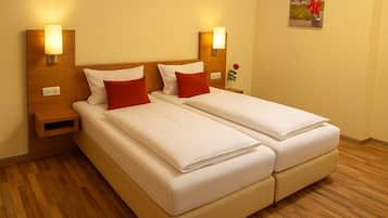 Habitación básica doble, 1 cama doble | Ropa de cama hipoalergénica, edredones de plumas, decoración individual