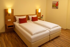 Basic Double Room, 1 Double Bed | Hypo-allergenic bedding, down comforters, individually decorated, desk