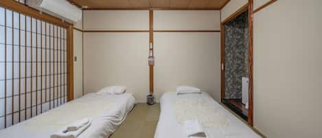 In-room safe, blackout curtains, free WiFi