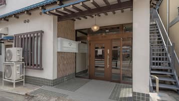 施設の正面