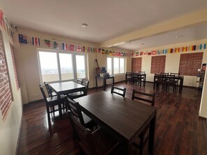 Restaurant - The Sparkling Turtle Backpackers Hostel (Nagarjun)
