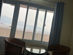 Dobbeltrom – standard, 1 kingsize-seng, ikke-røyk, dalutsikt | Wi-fi (inkludert) og sengetøy