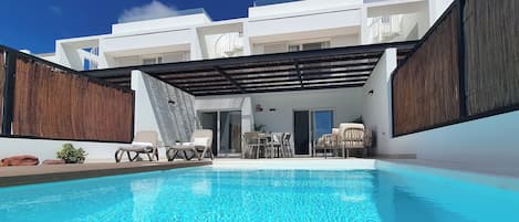 2 piscines extérieures