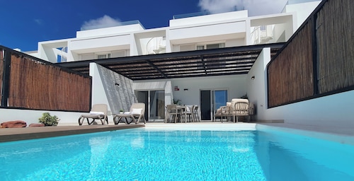 Serena Holiday Homes by LIVVO