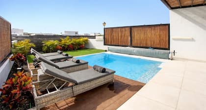 Serena Holiday Homes by LIVVO