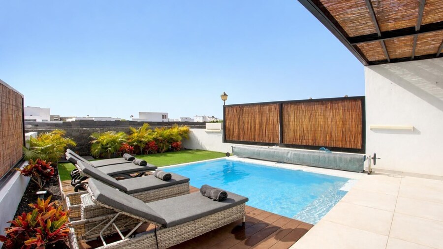 Serena Holiday Homes by LIVVO