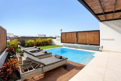 Serena Holiday Homes by LIVVO