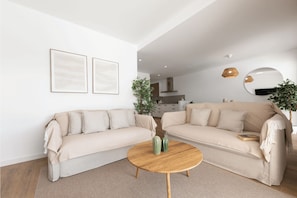 Casa familiar, 3 habitaciones, para no fumadores | Área de sala de estar | Televisión de pantalla plana