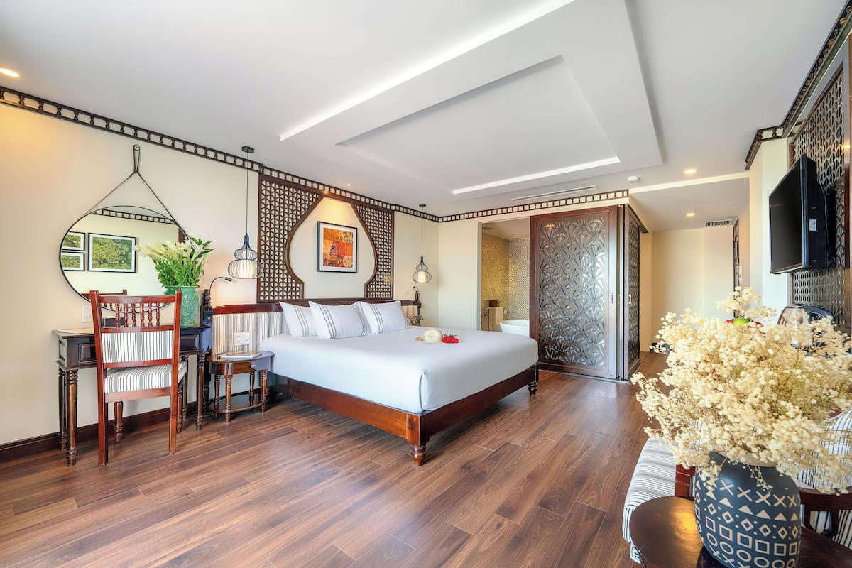 Royal tweepersoonskamer, bad | Luxe beddengoed, bedden met traagschuimmatras, een minibar