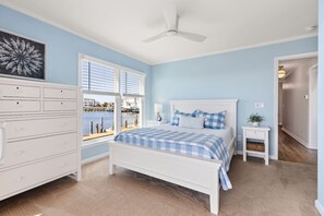 4 chambres, fer et planche à repasser, lit parapluie, Wi-Fi