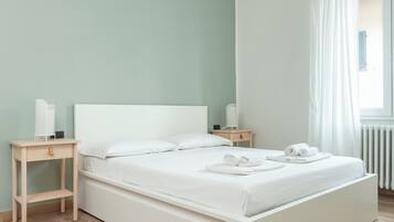 2 Schlafzimmer, Zimmersafe, Schreibtisch, Bügeleisen/Bügelbrett