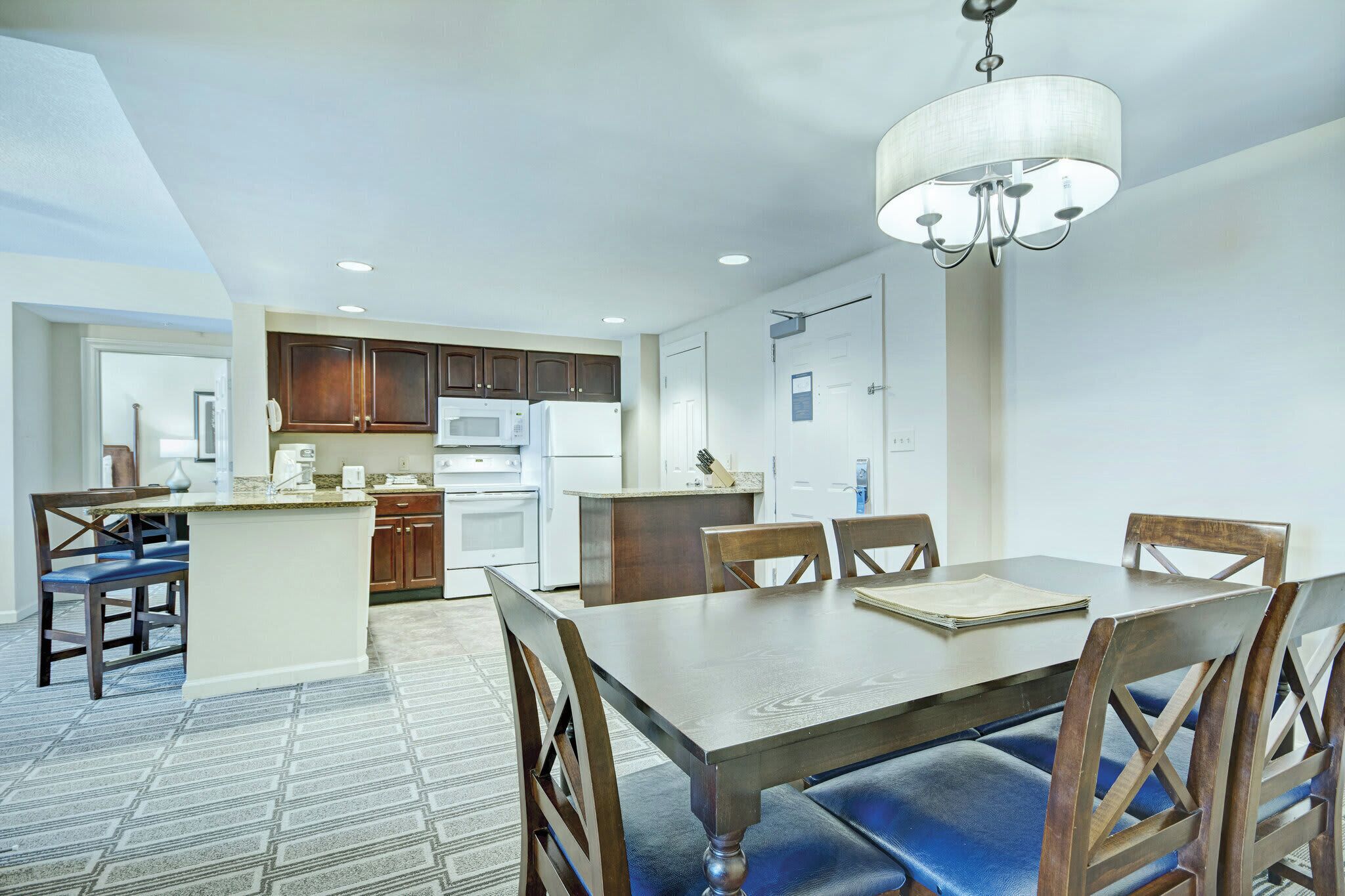 Old Town Alexandria|2BR/2BA King Bed Suite