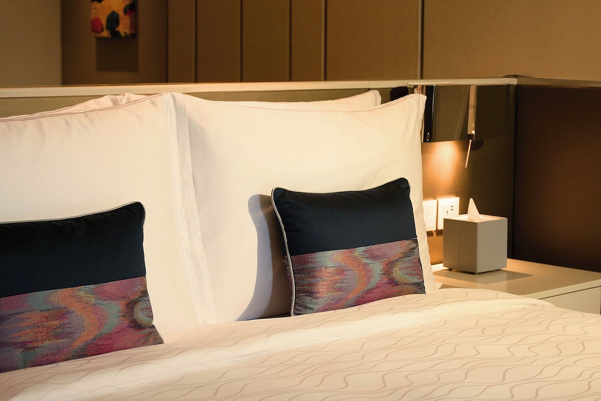 1 bedroom, premium bedding, minibar, in-room safe