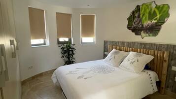 3 slaapkamers, een bureau, reisbedje, gratis wifi