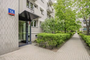 Property entrance - Wilanowska Studio Warsaw by Renters (Warsaw)