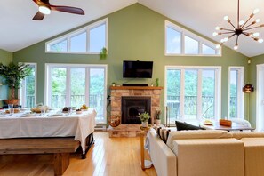 TV, fireplace, offices