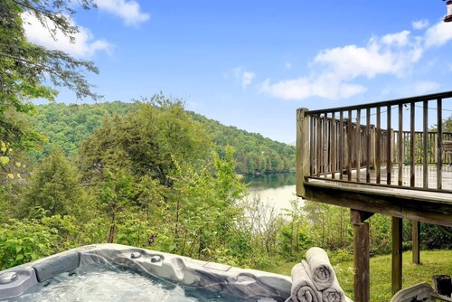 Waterfront, hot tub, dock, beautiful view