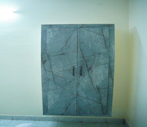 Quarto luxo | 1 quarto, escrivaninha, Wi-Fi de cortesia, roupa de cama