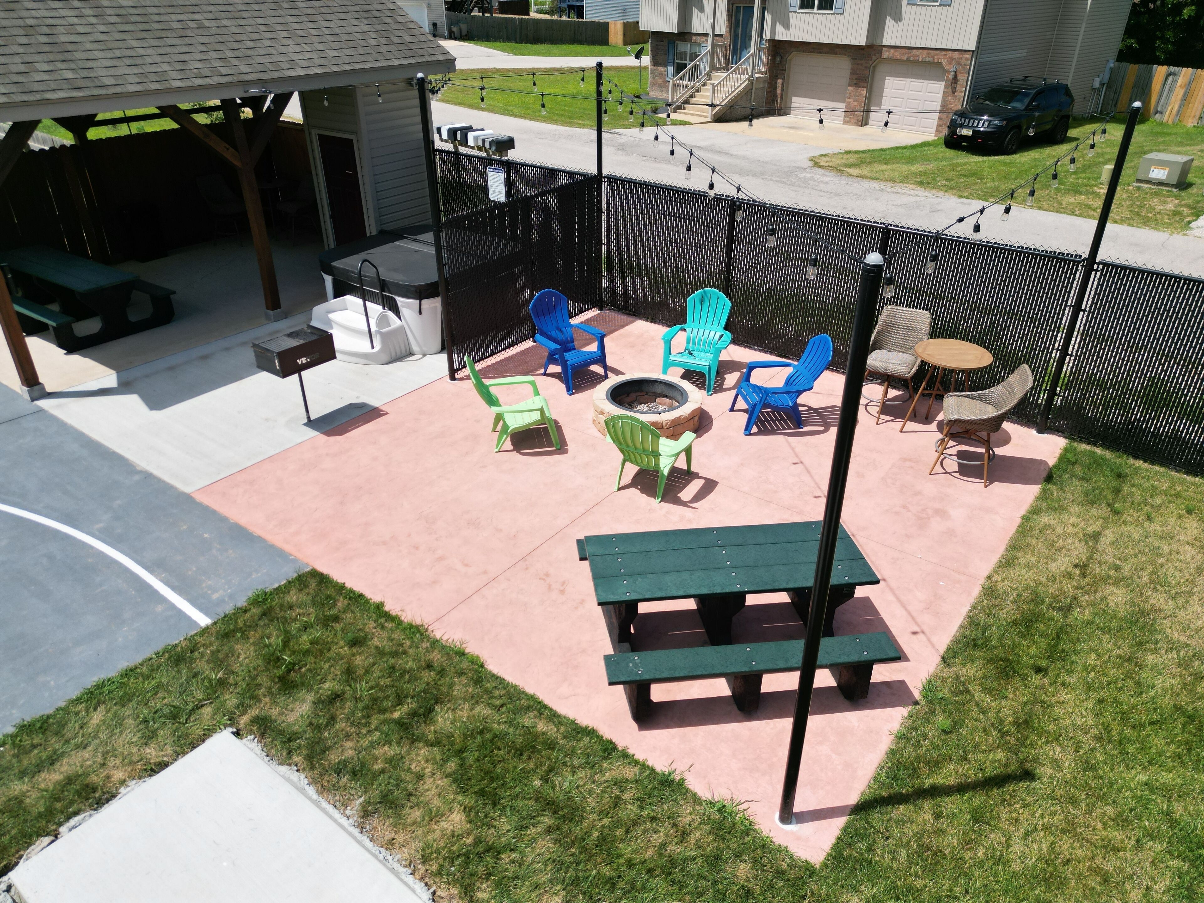 NEW! Colorful Oasis w/Hot Tub Near FLW!