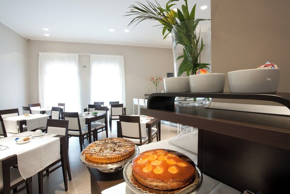 Daily buffet breakfast (EUR 10 per person)