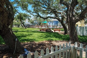 Property grounds - Texas - come and catch 'em (Rockport)