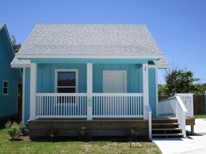 Exterior - one bedroom one bath cottage wheelchair accessible (Rockport)