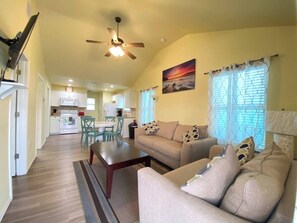 Smart TV - This house is a 2 bedroom(s), 1 bathrooms, located in Rockport, TX. (Rockport)
