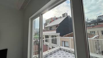 Habitación doble urbana | Balcón