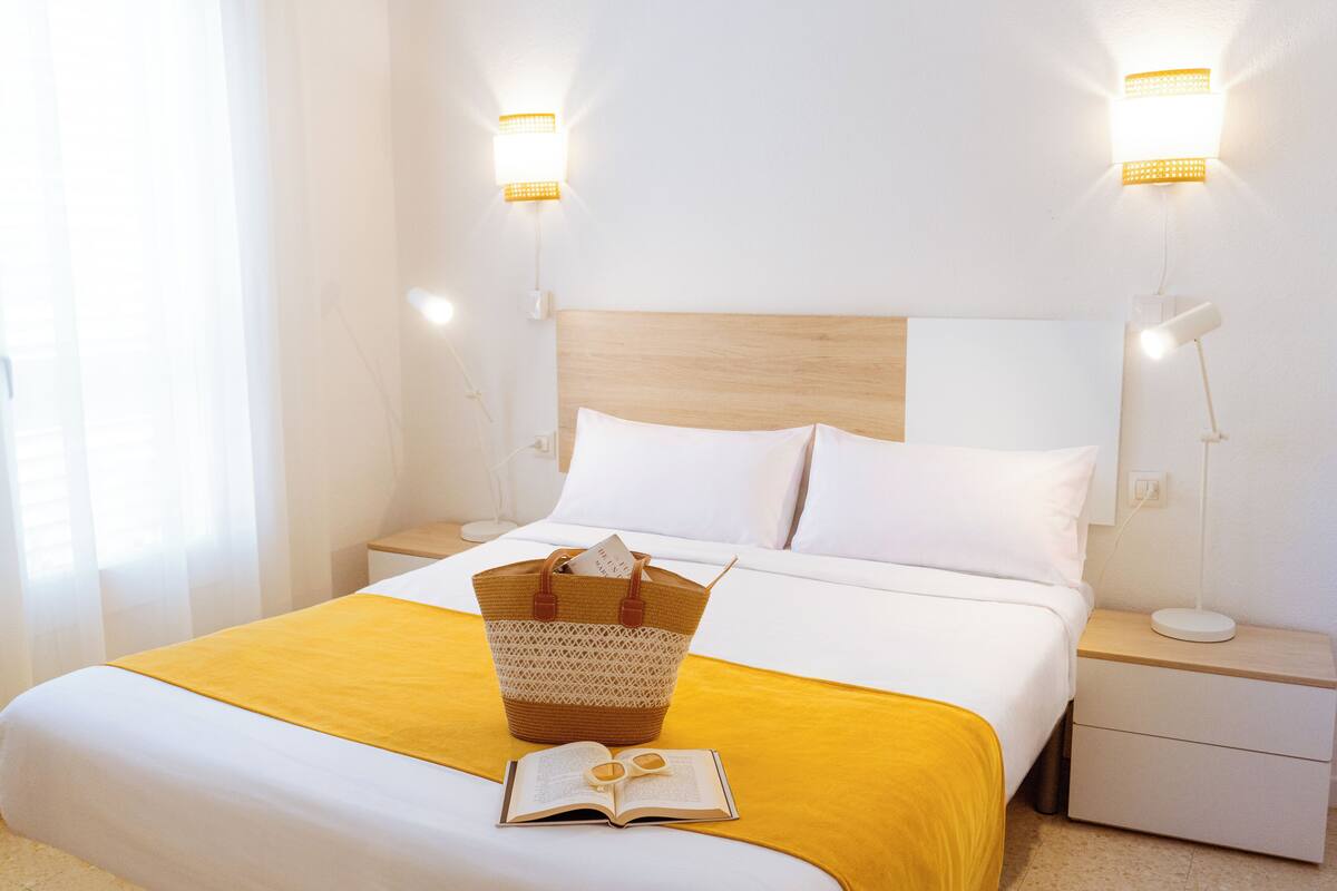 Apartment, 3 Bedrooms | WiFi (free), bed sheets