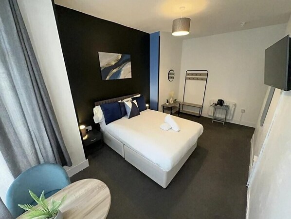 Standard Double Room, Ensuite | Free WiFi - North Coast Hotel (Blackpool)