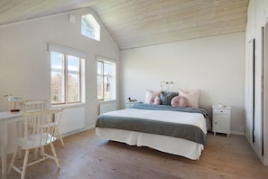 3 bedrooms, iron/ironing board, WiFi, bed sheets - Landhaus mit Eigenem Steg am Schönen Gullmarsfjord (Västra Götalands län)