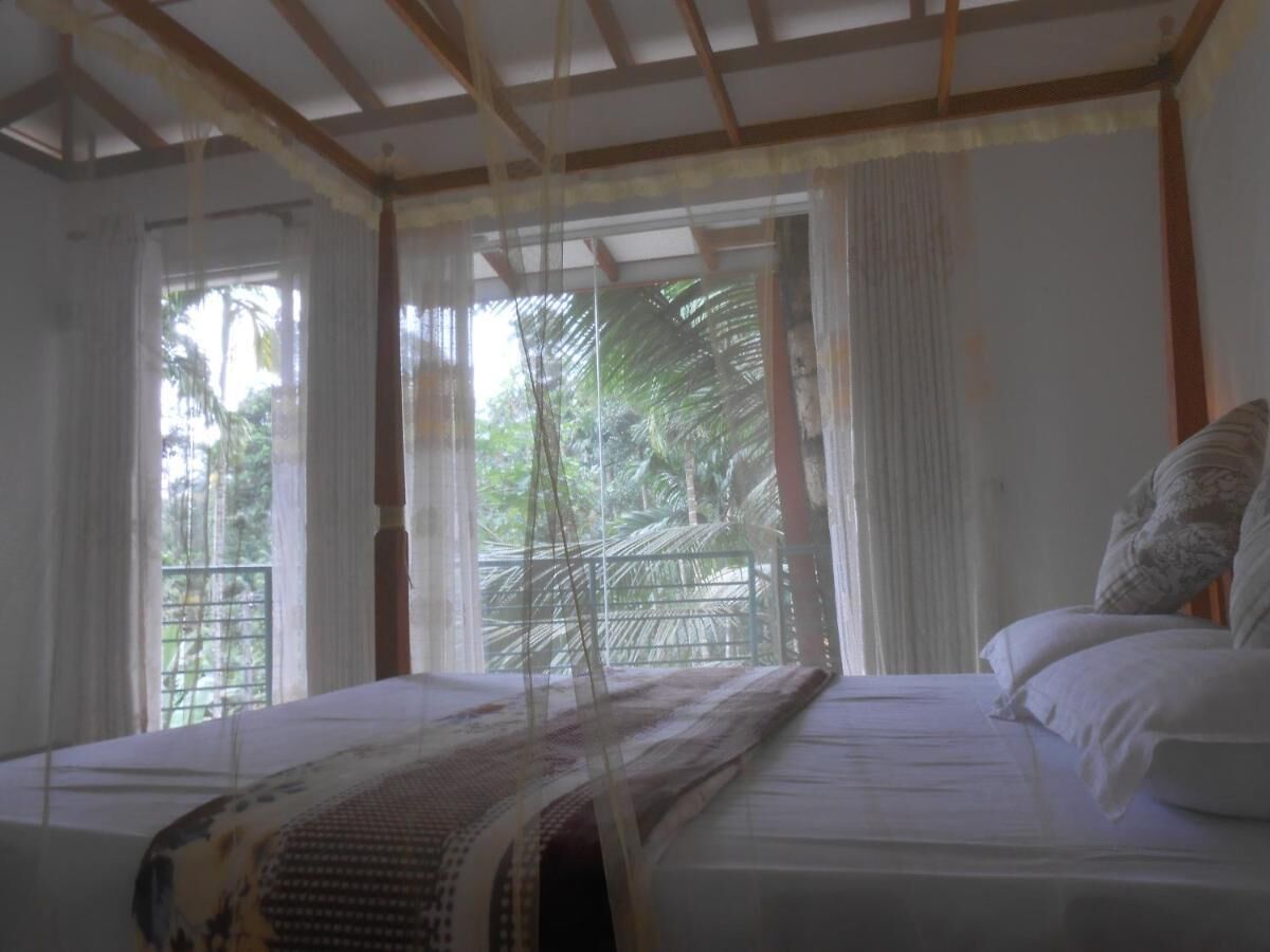 9 chambres, coffres-forts dans les chambres, fer et planche à repasser