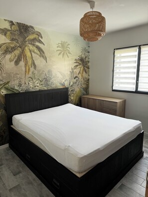 2 bedrooms, iron/ironing board, travel cot, WiFi