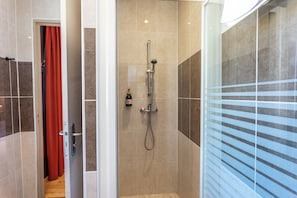 Kamar Twin | Meja kerja, kedap suara, dan Wi-Fi gratis
