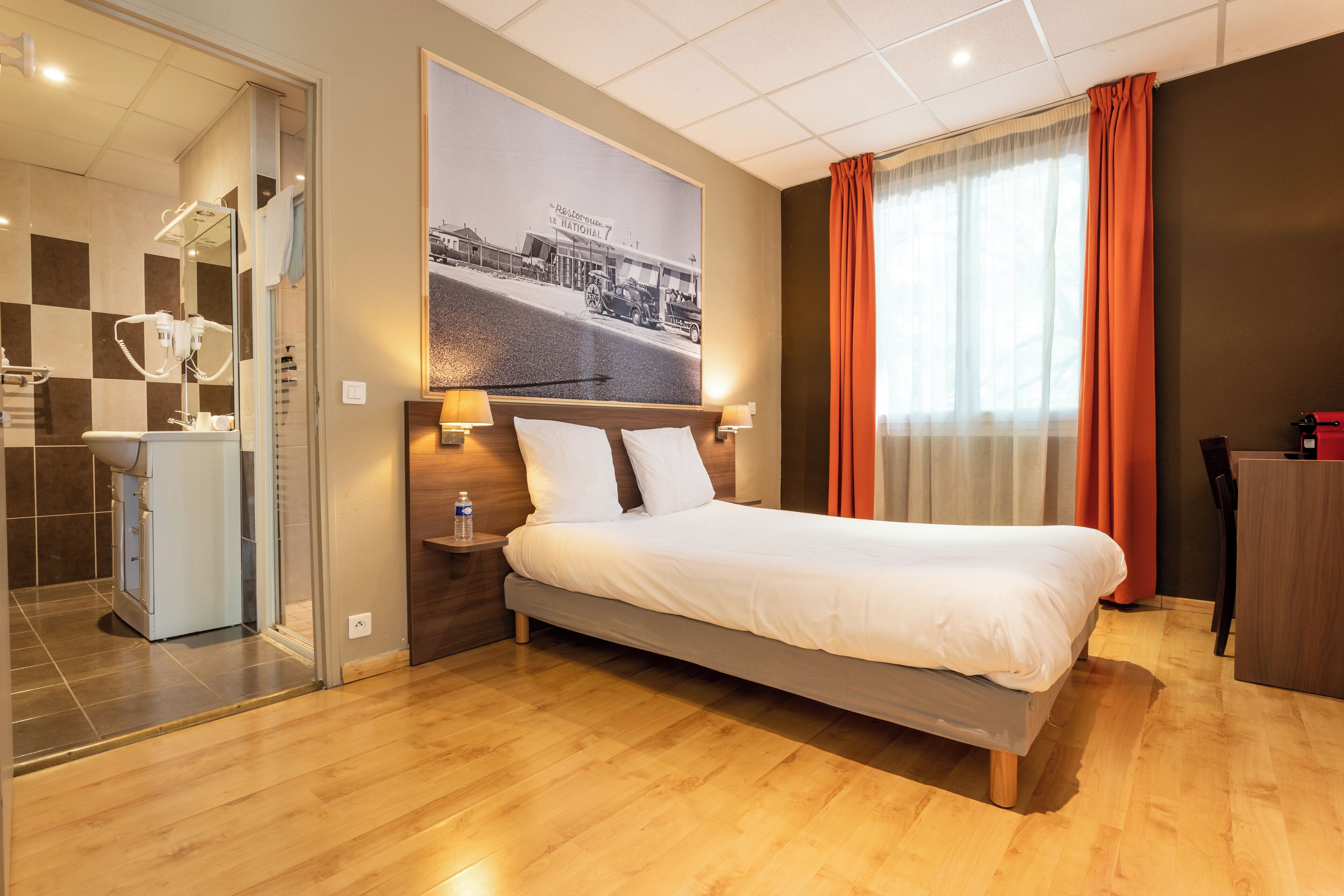 Doppia Classic | Una scrivania, Wi-Fi gratuito