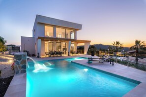 Pool - CASA SUNBREZEE, modern villa located in Villas del Vent, Javea (Javea)