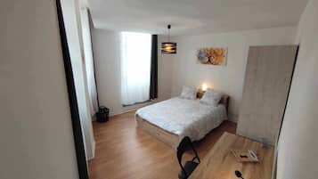 3 bedrooms, free WiFi, bed sheets