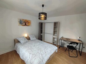 3 bedrooms, free WiFi, bed sheets