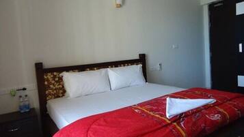 In-room safe, desk, iron/ironing board, free WiFi