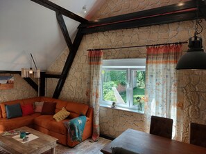 Smart-TV, DVD-Player, Bücher