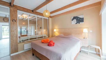1 bedroom, travel crib, WiFi, bed sheets