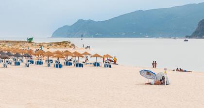 Tróia Beach House with Pool