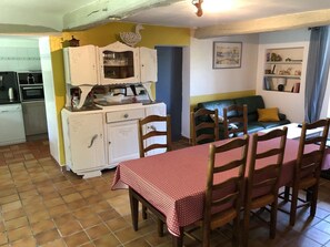 Dining - Hameau de 3 Maisons Individuelles en Pierre Avec Piscine à Débordement (Lolme)