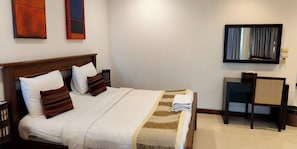 Premium bedding, in-room safe, desk, blackout curtains