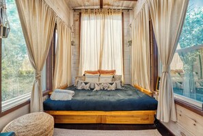 1 bedroom, WiFi, bed sheets - Tiny House On 5 Acres 20 min from Downtown Austin (Del Valle)