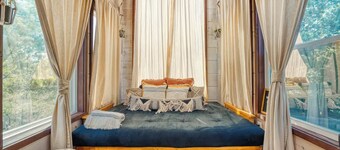 Tiny House On 5 Acres 20 min from Downtown Austin