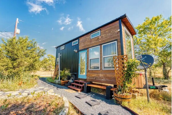 Exterior - Tiny House On 5 Acres 20 min from Downtown Austin (Del Valle)