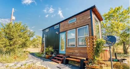 Tiny House On 5 Acres 20 min from Downtown Austin